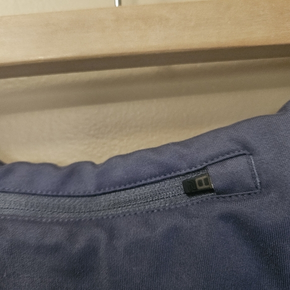 Road Runner Sports Women's Size L Gray Shorts Snake Skin Lining Back Pocket - Picture 5 of 6